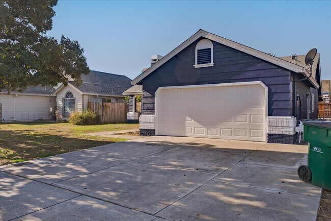 Building Photo - 5337 Saint Barts Ct