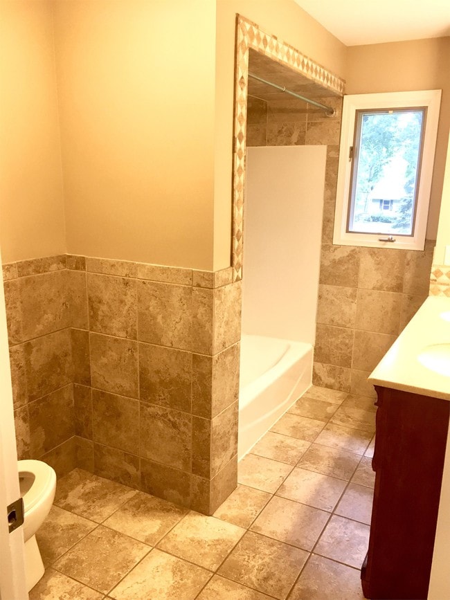 Building Photo - 761 Cynthia Dr