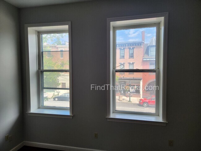 Building Photo - 34 S Hanover St