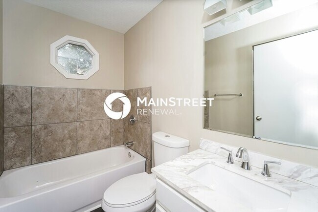 Building Photo - 3 Bedroom Pet-Friendly Home in Louisville,...