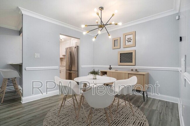 Building Photo - 6820 Glenridge Dr