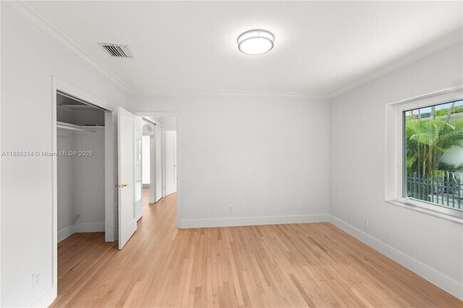 Building Photo - 3018 Coconut Grove Dr