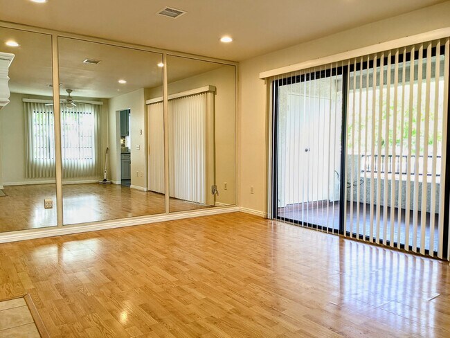 Building Photo - 10628 Dabney Dr