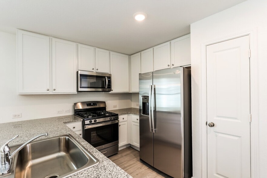 Building Photo - 2927 Stigler Dr