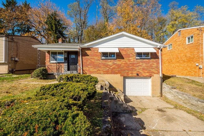 Building Photo - MOVE IN SPECIAL! SCORE HALF OFF 1ST MONTH'...