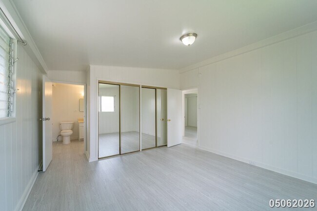 Building Photo - Available Now! 3 BD / 1.5 BA / 2 carport parking in Wahiawa