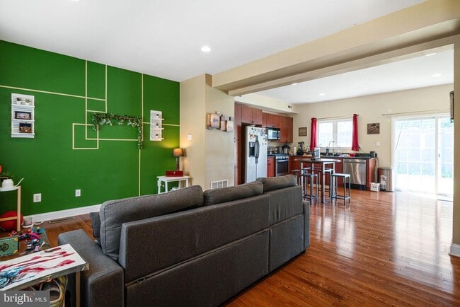 Primary Photo - 656 N 8th St