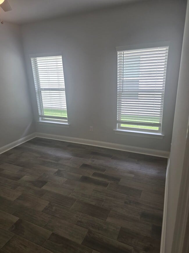 Building Photo - WENDELL IV G in The Cove at Villaggio community offers a 3 bedroom, 2 full bathroom