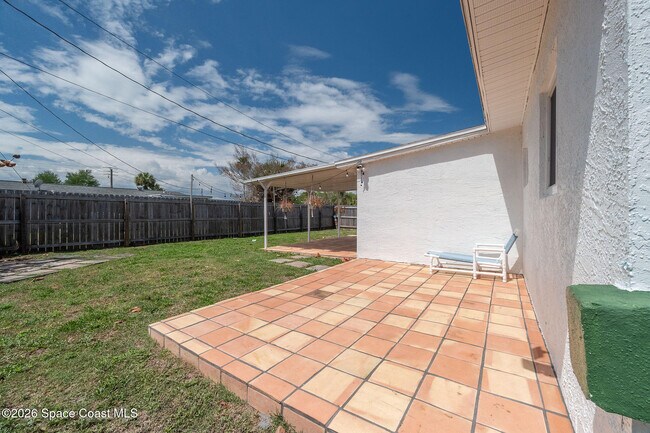 Building Photo - 1185 King St