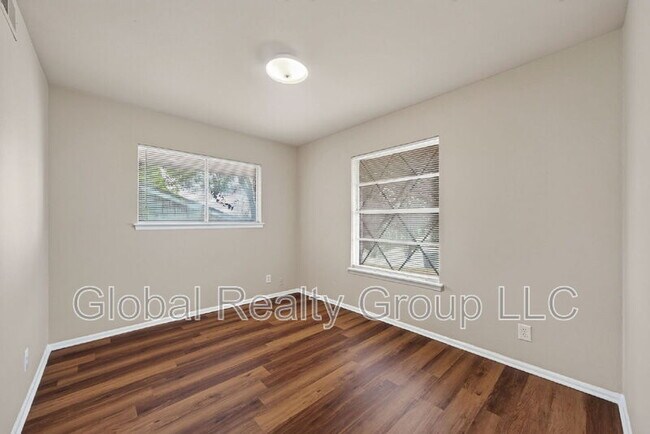 Building Photo - 103 Brettonwood Dr