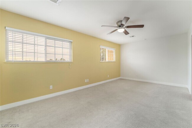 Building Photo - 3949 S Torrey Pines Dr