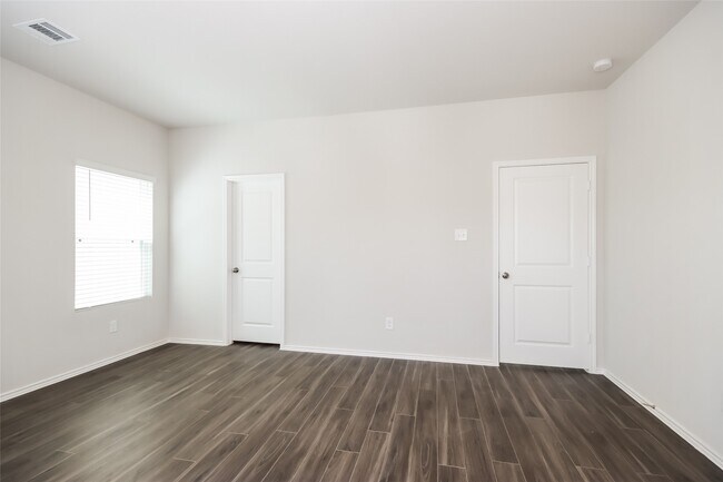 Building Photo - 15250 Estrella Rd W