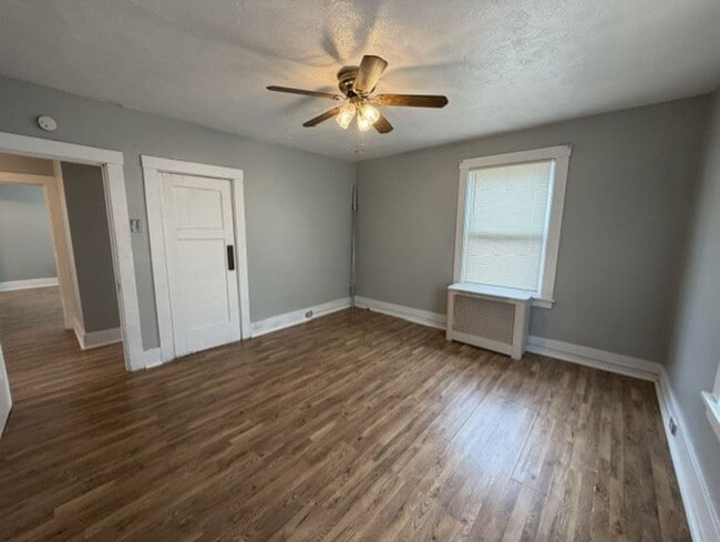 Building Photo - 256 Mabrick Ave