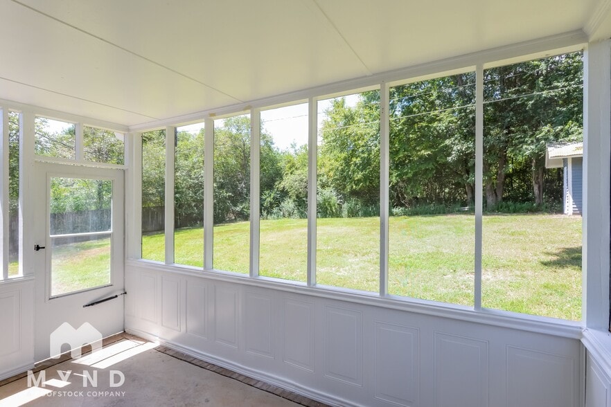 Building Photo - 712 Lampwick Ct