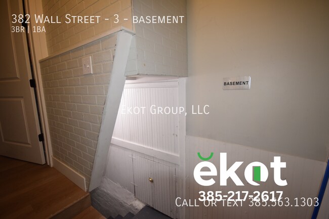 Building Photo - 382 Wall St