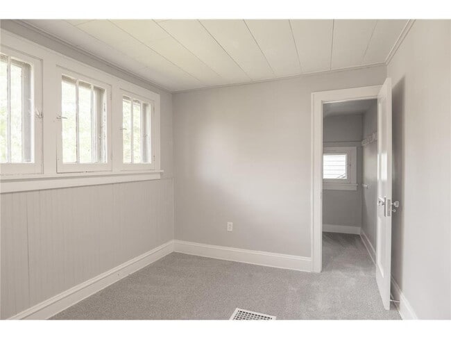 Building Photo - 4020 Emerson Ave N
