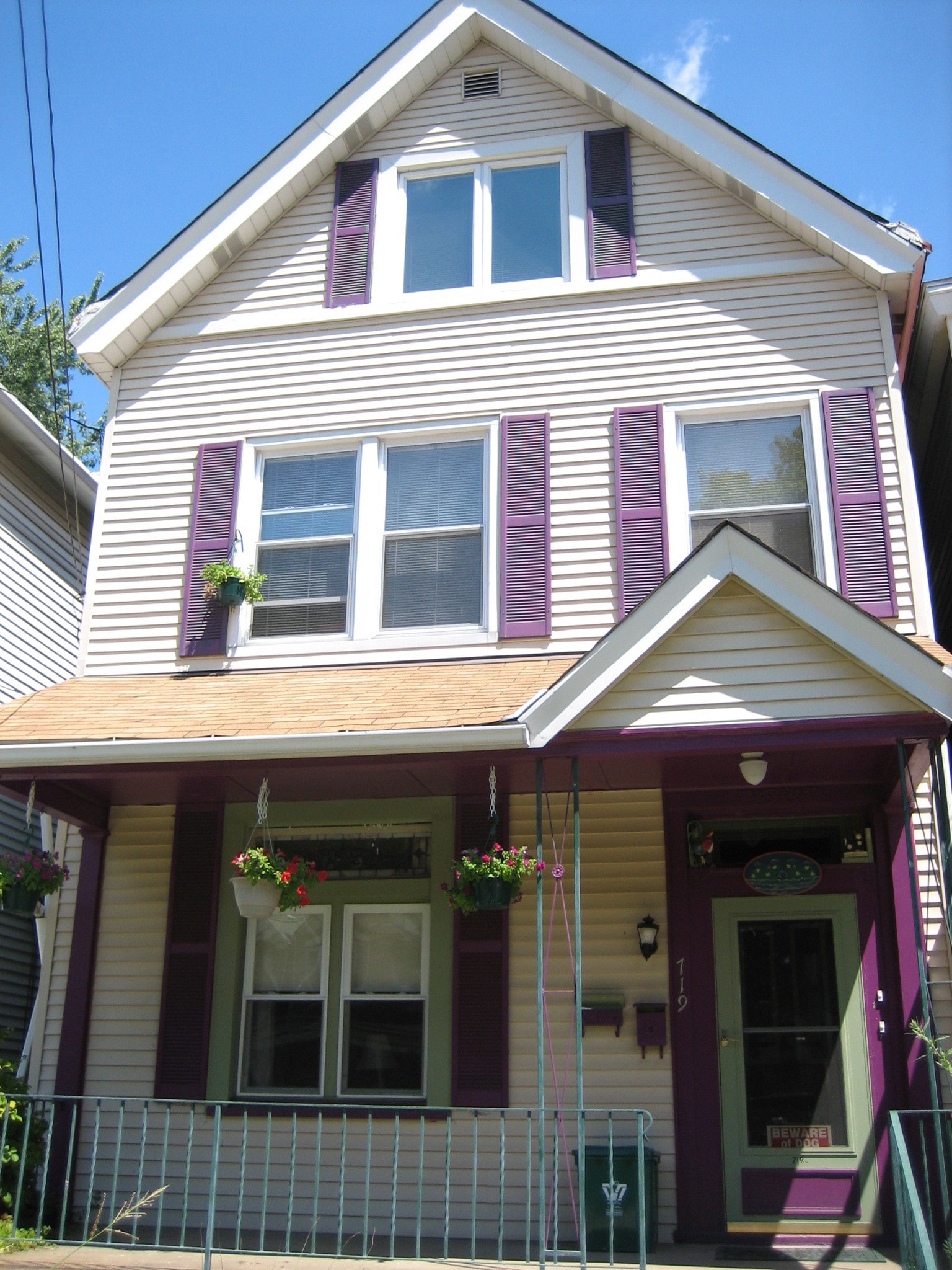 Building Photo - 719 Savannah Ave