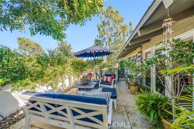 Building Photo - 502 Avenida Largo