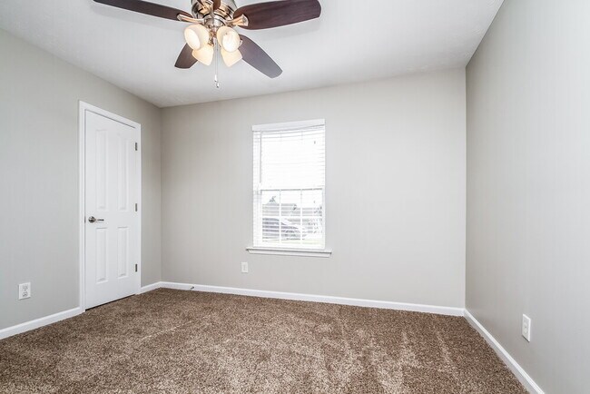 Building Photo - 138 Howard Woody Dr