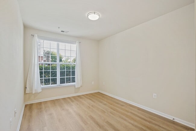 Building Photo - Silver Spring, MD