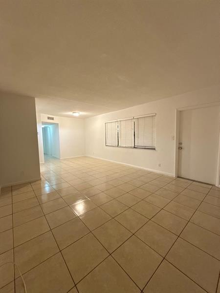 Building Photo - 471 Sunshine Dr