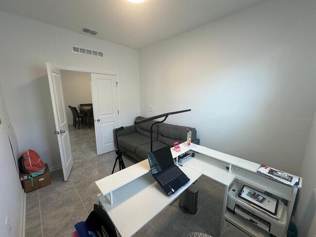 Building Photo - 2075 Punch Bowl Ave