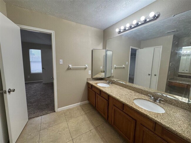 Building Photo - 15002 Dunster Ln