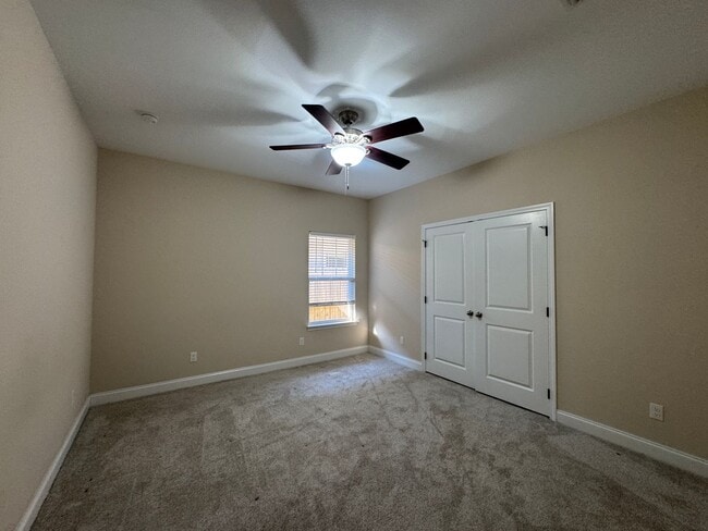 Building Photo - $500 OFF in NOVEMBER: Move-In Special!