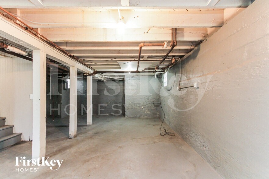 Building Photo - 423 Jackson St