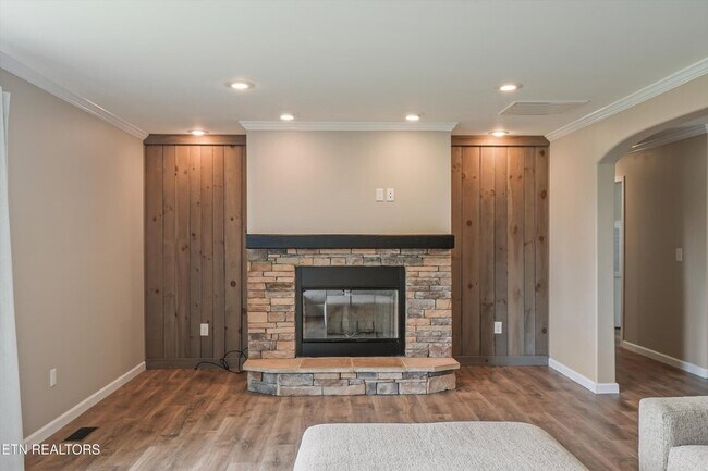 Building Photo - 4815 Big Springs Rd