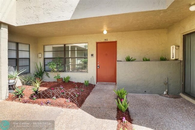 Building Photo - 2590 Coral Springs Dr