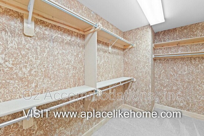 Building Photo - 16690 Country Club Dr
