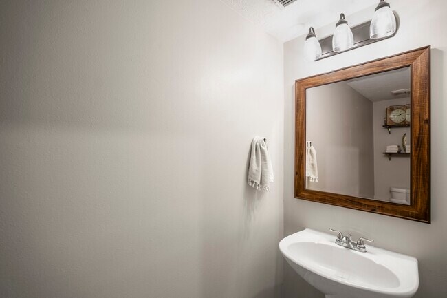 Building Photo - 16315 Hammerwood Ct