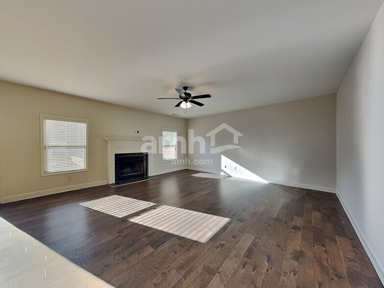 Building Photo - 2565 Dolostone Way