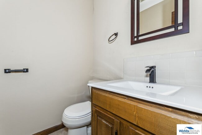 Building Photo - 3 bedroom duplex in Derby