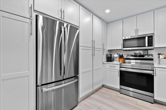 Building Photo - 2359 Treasure Isle Dr