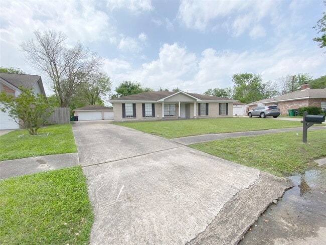 Building Photo - 8214 Riptide Dr