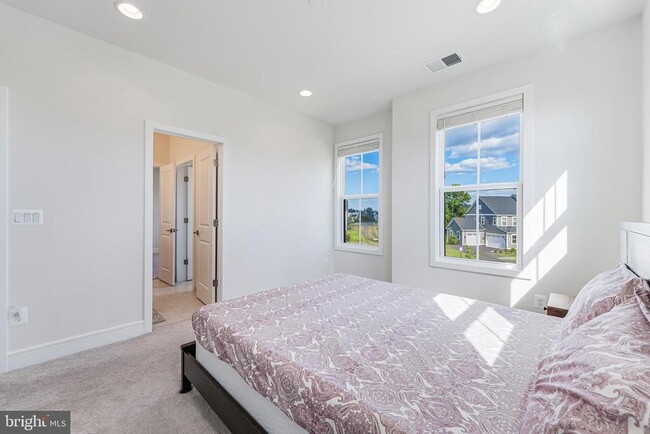 Building Photo - 23765 Fairfield Knl Ct
