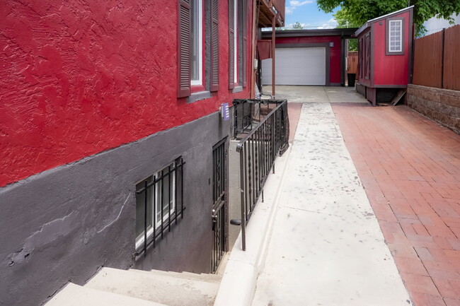 Building Photo - Denver - Charming 2 Bedroom / 1 Bath Apart...