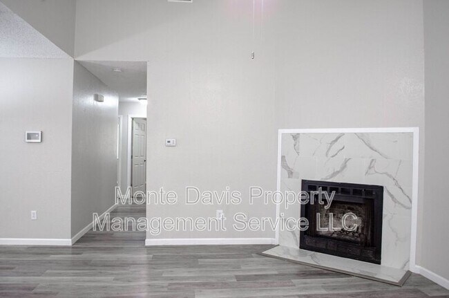 Building Photo - 2306 Fuzz Fairway