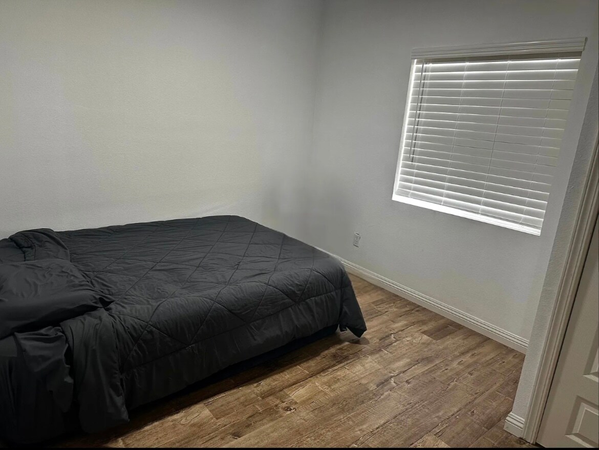 Bedroom 3 - 1313 W 96th St