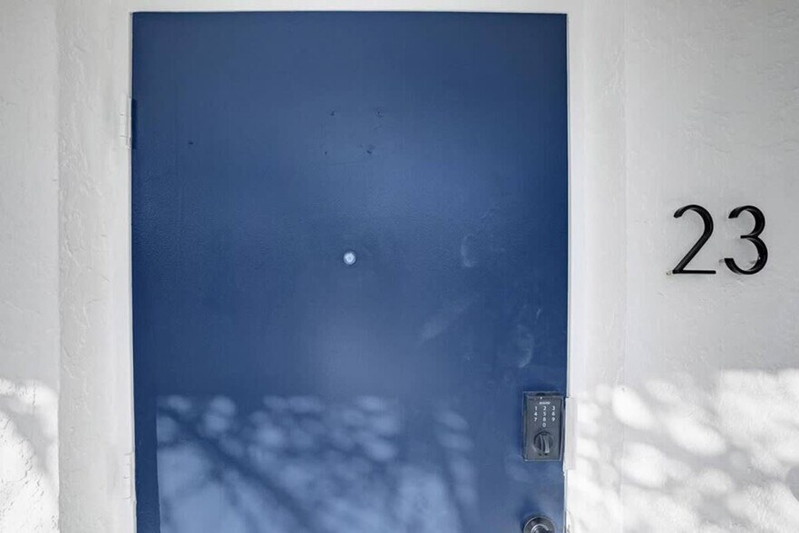 Building Photo - 50 Davie Blvd