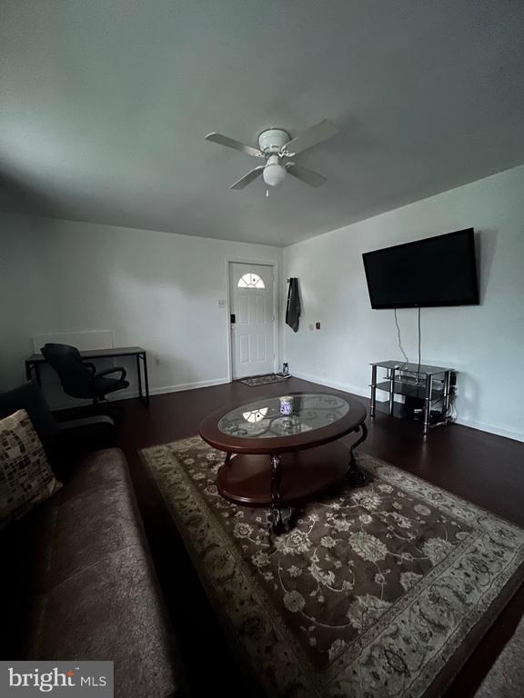 Primary Photo - 4831 Leiper St