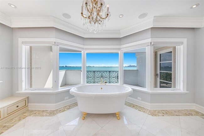 Building Photo - 1331 Bay Terrace