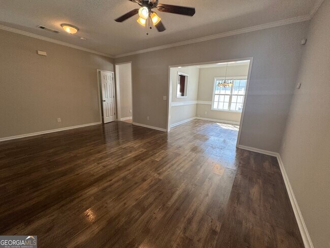 Primary Photo - 272 Village Dr