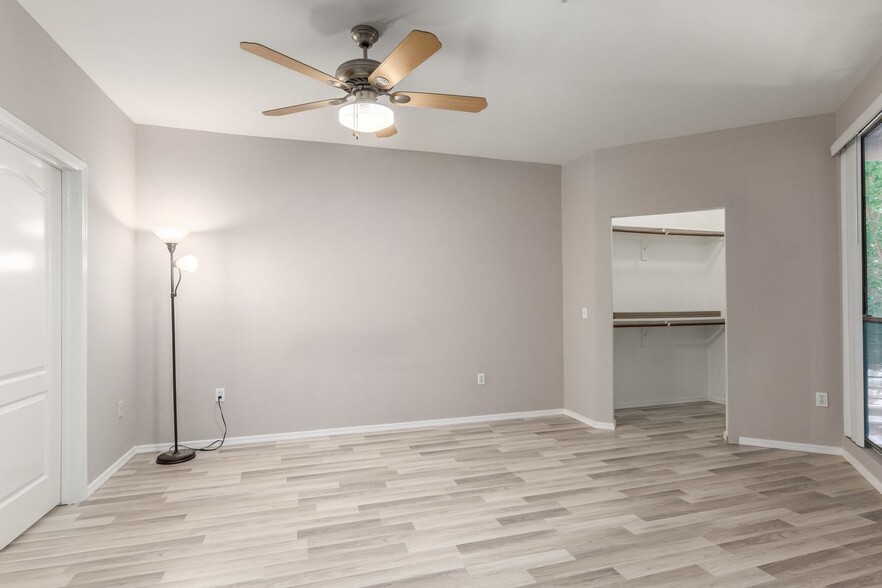 Building Photo - 1701 E Colter St