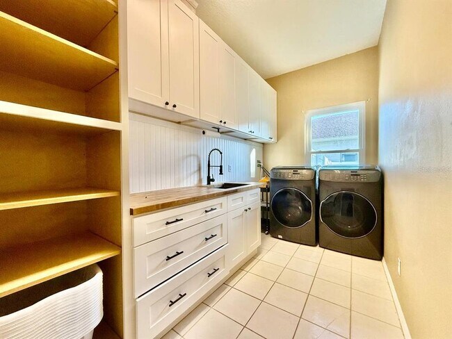 Building Photo - 28412 Great Bend Pl