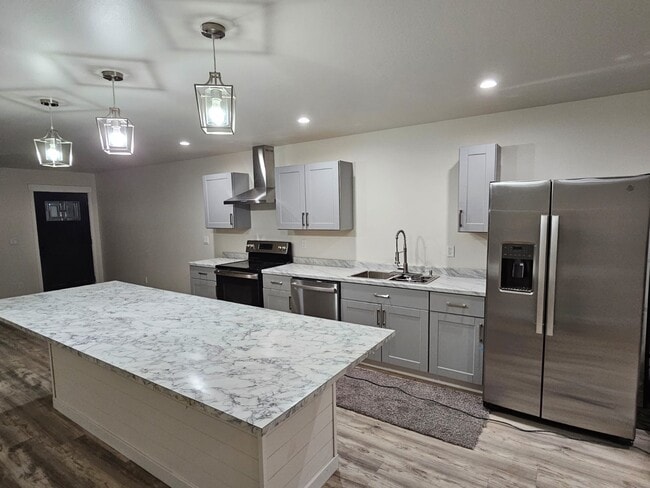 Building Photo - 38405 Woody Cir