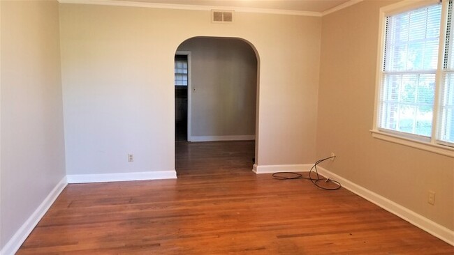 Building Photo - Duplex