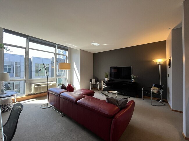 Building Photo - Top-Floor Pearl District Condo with Floor-to-Ceiling Windows, Courtyard Views & In-Unit Washer/Dryer